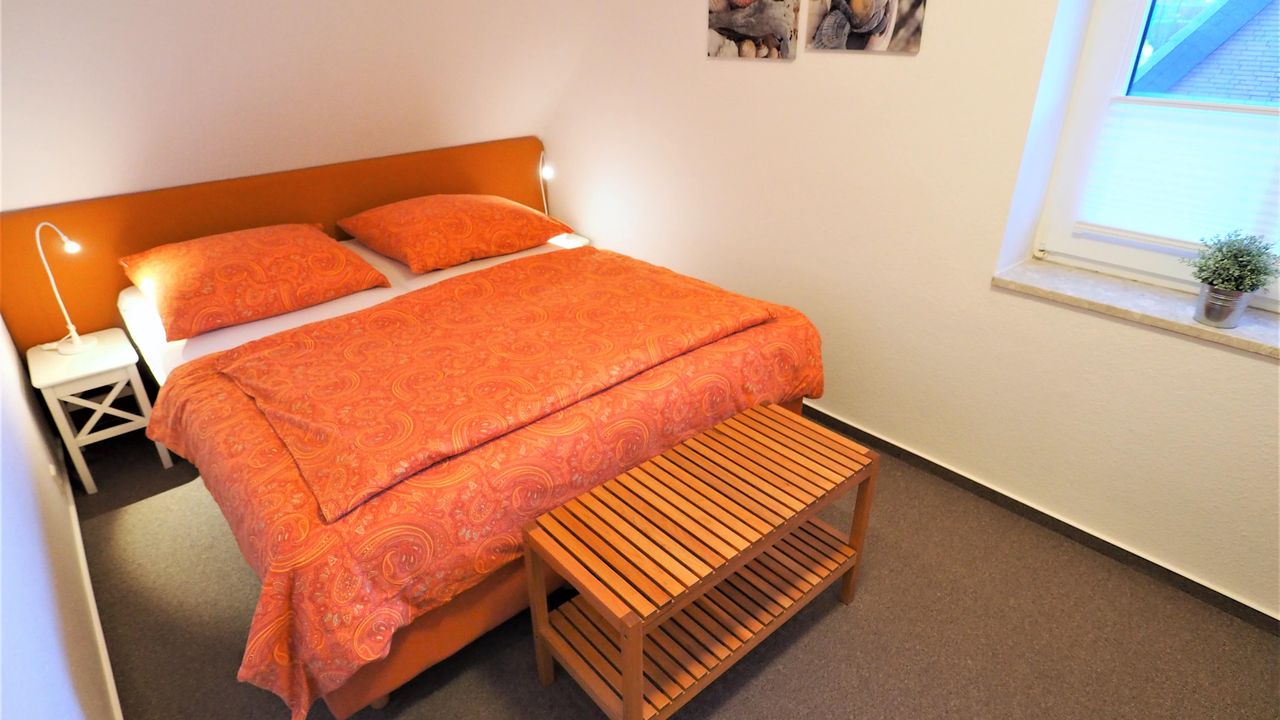 Schlafzimmer mit 160x200cm Boxspringbett Schlafzimmer mit 160x200cm Boxspringbett